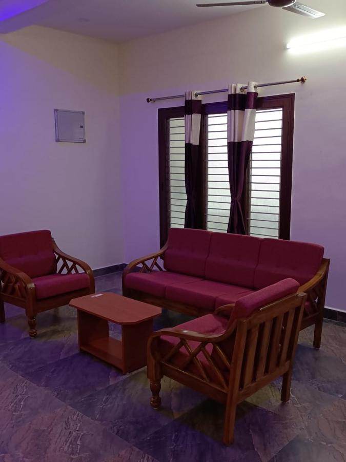 Doctor'S Homestay Tiruvannāmalai Esterno foto