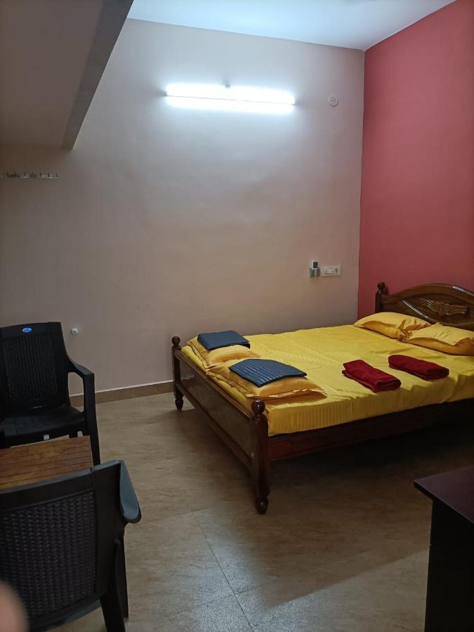 Doctor'S Homestay Tiruvannāmalai Esterno foto