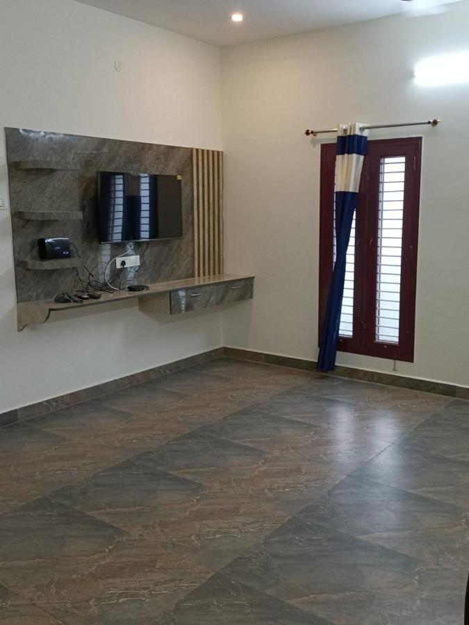 Doctor'S Homestay Tiruvannāmalai Esterno foto