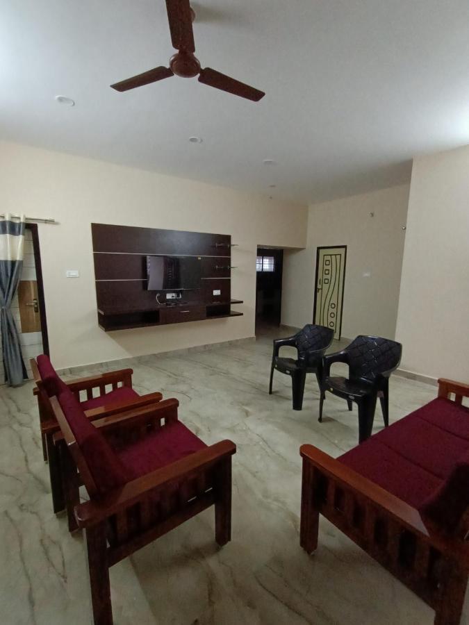 Doctor'S Homestay Tiruvannāmalai Esterno foto